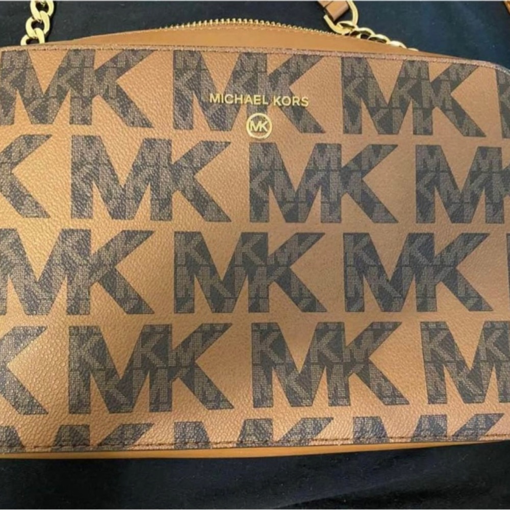 Micheal kors purse